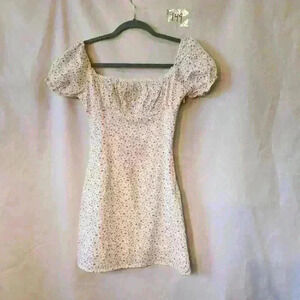 Shekou dress size x small. Side zip. White W/yellow Flowers Swiftie Cottagecore